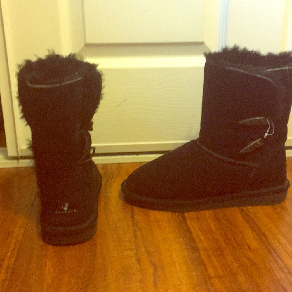 Size 9 fake fux black bearpaw boots